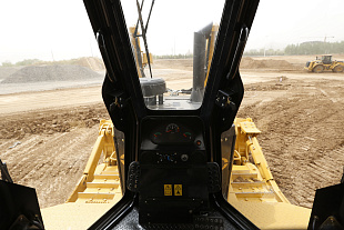 Бульдозер SEM832F